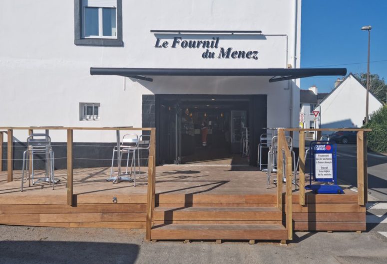 Le-Fournil-du-Menez-exterieur-PNG