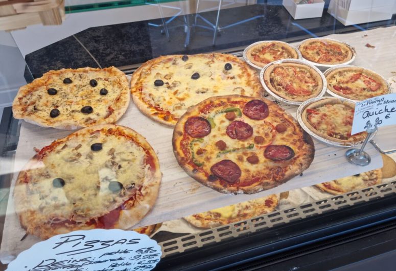 Le-Fournil-du-Menez-quiches-pizza-PNG